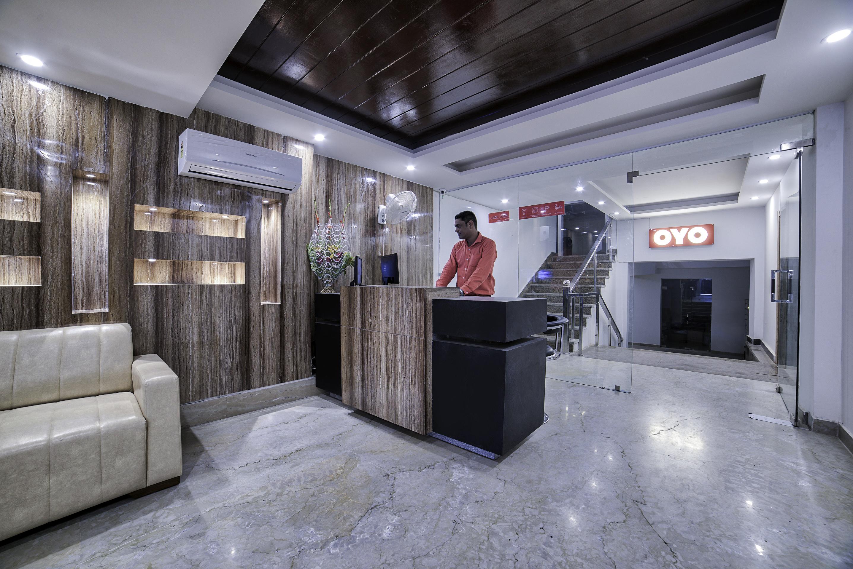Oyo13637皇冠公寓 法里达巴德 外观 照片